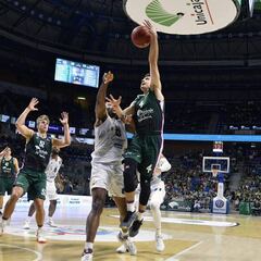 Unicaja, con Adams excepcional, deja sin energía al flojo Trento
