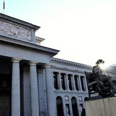 ¿Por qué está prohibido hacer fotos en los museos y cómo puede afectar el flash a una obra?