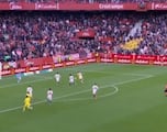Suazo comete un penal en los descuentos que enterraba al Sevilla, pero nadie se esperó este final