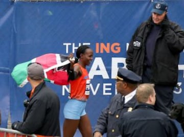 La corredora keniata, Priscah Jeptoo, ganadora de la carrera profesional femenina.