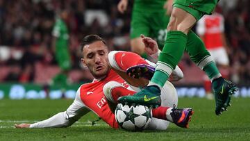 Wenger crítica al que lesionó a Lucas: "Una entrada estúpida"