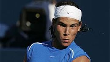<b>A LOS JUEGOS.</b> Nadal disputar¨¢ el torneo de dobles de los Juegos de Atenas formando pareja con Carlos Moy¨¢.