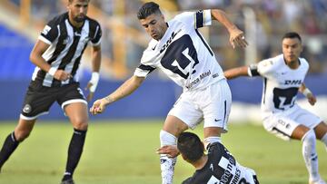 Felipe Mora se estrena como goleador de Pumas