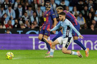 El futbolista celeste dio una lección de superar la línea del fuera de juego del Barcelona. Con templanza definió perfectamente para hacer un buen tanto.