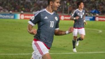 Derlis González celebra después de anotar el gol de la victoria de Paraguay ante Venezuela.