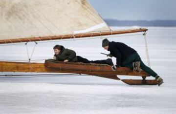 Los amantes de la vela sobre hielo han podido disfrutar más tiempo del río Hudson helado debido al duro invierno que ha padecido el noreste de EEUU.