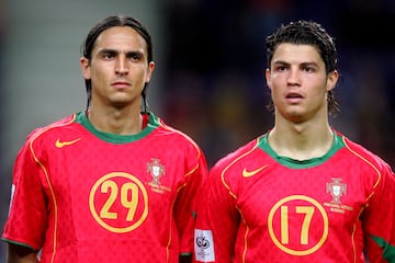 Fernando Meira y Cristiano Ronaldo el 12 de octubre de 2005 para el Portugal-Letonia. Clasificatoria para el Mundial de 2006.