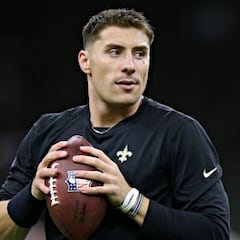 Ian Book to start for Saints after Taysom Hill tests positive for covid-19
