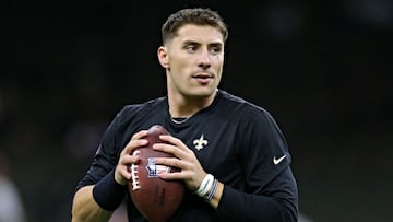 Ian Book to start for Saints after Taysom Hill tests positive for covid-19