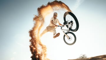 Fabio Wibmer, MTB en el Desierto de Alsisar, India.