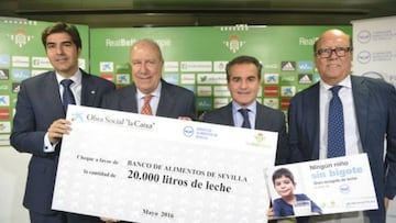 Presentación campaña 'Ningún niño sin bigote'