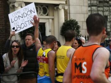 Se sucedieron los homenajes a Boston durante toda la Marat&oacute;n. 