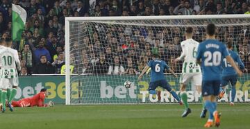 Nacho marcó el 2-1 en propia puerta.
