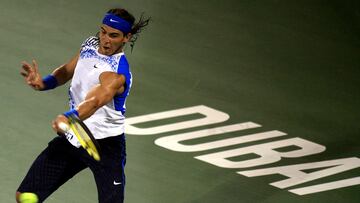 El tenista espa?ol Rafa Nadal compite en el Torneo de Dubai de 2008.