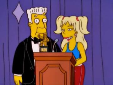 Temporada 11, capítulo 238, "The mansión family". La cantante presenta una gala junto al famoso presentador de la serie, Kent Brockman, en la que hace entrega de un premio al hombre más anciano de Springfield. Cornelius Talmadge sube al estrado y Britney Spears le da un beso que provoca su muerte. Así, el premio va para Monty Burns que rechaza el beso de 'la muerte' de la cantante.