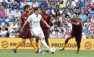 Morientes con el balón. 
 