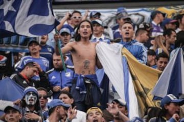 Alegría, fiesta y color fueron los ingredientes que imprimieron los hinchas de Millonarios ante Cortuluá.