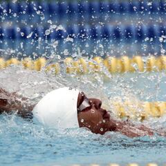 Carlos Daniel Serrano avanza a la final de 50 metros libre