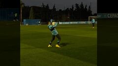 Alexis la baja como un crack y el Marsella comparte el video en sus redes