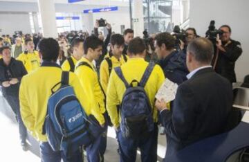 El Villarreal se ha convertido hoy en el primer pasajero "oficial" del aeropuerto de Castellón, inaugurado hace casi cuatro años, al subirse a un avión chárter que le llevó hasta San Sebastián para enfrentarse a la Real Sociedad en la Copa del Rey. 