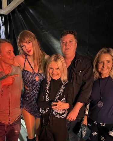 Eugenia Martínez de Irujo y Narcís Rebollo se fotografían con Taylor Swift.