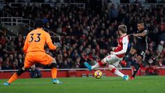 Arsenal 1-3 Manchester United: Alexis sufre con Lingard y Valencia