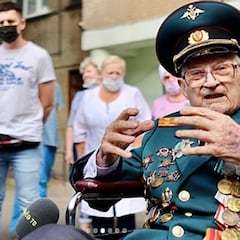 Un veterano de la Segunda Guerra Mundial supera la COVID a los 102 años