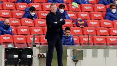 Koeman no estará en el banquillo ante el Atlético de Madrid