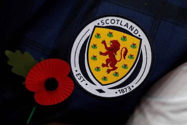 Fifa fine British FAs for poppy tributes to war dead