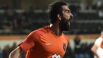 Arda Turan vuelve a jugar con el Basaksehir 6 meses después