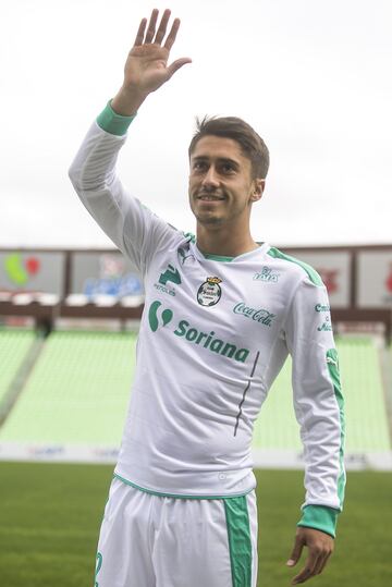 Es el actual capitán de los Guerreros.