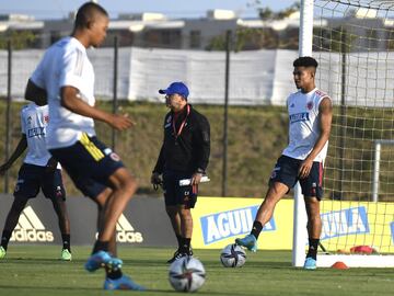 La Selección Colombia entrenó con grupo completo en Barranquilla de cara al partido ante Perú por Eliminatorias rumbo a Qatar 2022.