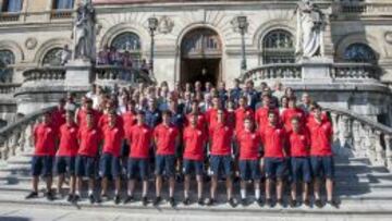 Los jugadores, en el Ayuntamiento.