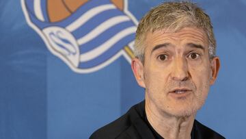 GRAFCAV5971. SAN SEBASTIÁN, 31/05/2022.- El director de fútbol de la Real Sociedad, Roberto Olabe, ha comparecido este martes en San Sebastián ante los medios para hacer balance y adelantar las previsiones para la próxima temporada. EFE/Javier Etxezarreta