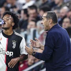 Cuadrado vs Sarri, un DT que aprovechó su polifuncionalidad