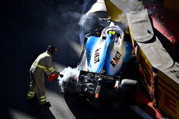 El Williams de Kubica remolcado al camión.