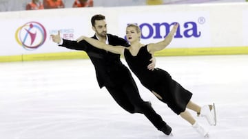 Olivia Smart y Adrián Díaz lideran por poco en la danza