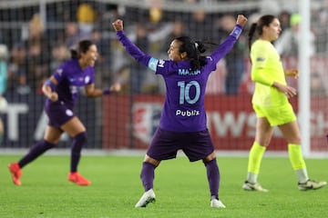 Marta, jugadora del Orlando Pride, celebra la victoria ante el Washington Spirit.