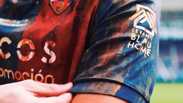 Detalles de la camiseta solidaria. 