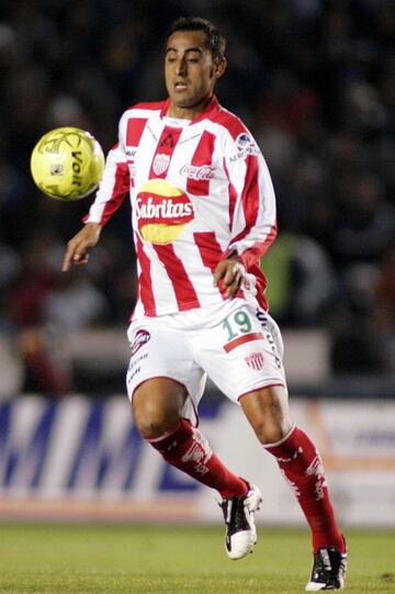 Recordado por ser leyenda de los Tigres, pero pocos lo tienen en mente como jugador del Necaxa, donde estuvo entre 2008-09 y disputó sólo 18 partidos.