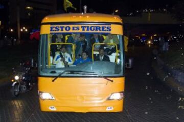 Festeja Tigres en la Macroplaza