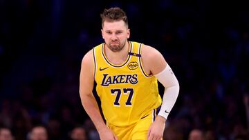 Luka Doncic, base de Los Angeles Lakers, ante Houston Rockets.