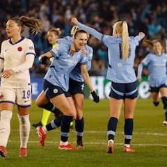 Miedema impulsa al City