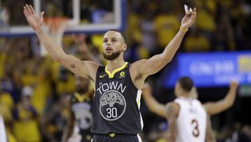 Curry se vuelve la peor pesadilla para LeBron y los Cavs
