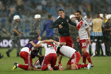 El equipo argentino logró darle vuelta a un 2-0 en contra de visitante y accedió a la final del torneo internacional, con un gol del delantero colombiano.