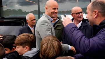 26/04/24 SPORTING DE GIJON
MAR EO TEBAS VISITA OBRAS E INSTALACIONES NUEVAS JUNTO A IRARRAGORRI Y VARIOS FUTBOLISTAS EN EL RAMIREZ JUNTO A NI?OS DE FUTBOL BASE EN EL ACTO DE AYER