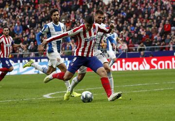 Asistencia de Vitolo, con un pase entre l¨ªneas espectacular; Morata controla bien y le pega a puerta con todo.