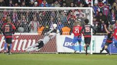 Un vulgar Atleti tira el liderato