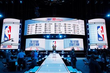 El Barclays Center será el escenario del draft de 2022, en el que Chet Holmgren y Paolo Banchero son los favoritos para ser número 1. En las elecciones de esa noche (23 de junio) podría estar el pívot del Unicaja Yannick Nzosa. Las previsiones le colocan en primera ronda (Top-20). El pívot del Madrid Tristan Vukcevic también podría declararse elegible.