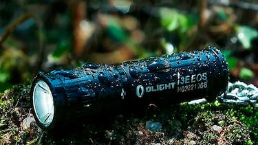 Esta minilinterna de llavero de 6 cm puede iluminar hasta 48 metros en la oscuridad